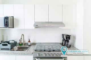 Stylish & bright contemporary 3BD I Pool! - 2