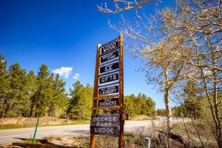 The Meeker Park Lodge - Allenspark - 6