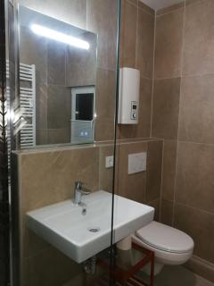 RIVER SIDE near FRANKFURT-AIR CONDITION-PRIVATE PARKING - 2