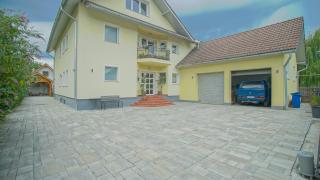 Vilux with indoor private parking - Braşov - 0
