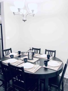 2 BDRM A/C Condo w/Ensuite Laundry + Free Parking - Edmonton - 6