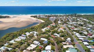 21 Gothic Parade Currimundi QLD - Kawana Waters - 8