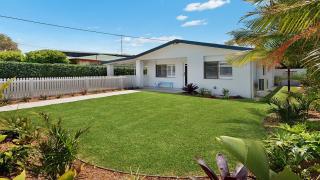 21 Gothic Parade Currimundi QLD - Kawana Waters - 5