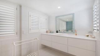 25 Queen of Colonies Parade - 4