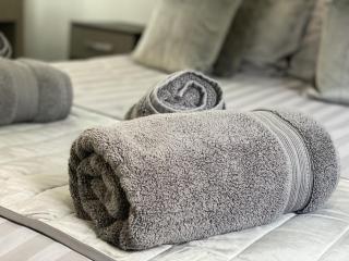 Modern Spacious 1 Bed Apartment with Free Parking in Trendy Inner London Suburb 15 mins walk to Victoria Line Underground then 20 mins to Oxford Street "West End of London" or 10 mins walk to Overground and 10 mins to London Liverpool St "City of London" - Londra - 8