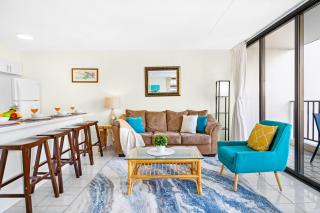 Waikiki Banyan Oasis with Partial Ocean View, 1-Block to Beach, Free Parking - 1