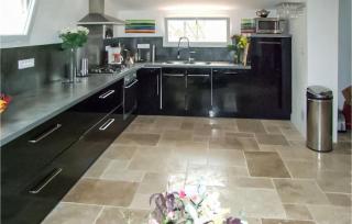5 Bedroom Lovely Home In Rians - Rians - 6