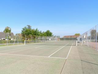 Charmant Cottage Normand avec Jardin, Proche Hippodrome, Piscine Chauffée et Tennis, Parking Privé - FR-1-487-288 - Cabourg - 4