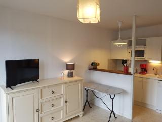 Charmant T2 à Cabourg, proche plage et centre-ville, balcon et parking gratuit - FR-1-487-312 - 4