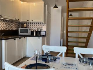 Bel Appartement Duplex 4 pièces avec Vue sur Port et Terrasse - FR-1-487-314 - 1