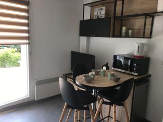 Studio Front de Mer avec Terrasse et Accès Direct Plage à Merville-Franceville - FR-1-487-329 - Merville-Franceville-Plage - 7
