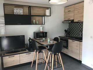 Studio Front de Mer avec Terrasse et Accès Direct Plage à Merville-Franceville - FR-1-487-329 - Merville-Franceville-Plage - 8