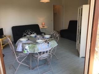 Grand studio en hyper-centre de Cabourg avec balcon, proche plage, parking, et prestations disponibles - FR-1-487-327 - Cabourg - 6