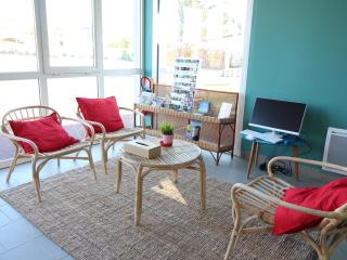 Mobil-home Grand Confort 6p, 3 Ch, Terrasse, 200m Plage, Piscine, Fitness, Parking, Wifi Inclus - FR-1-361A-29 - 1