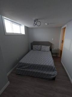 Gorgeous Basement Unit - 8