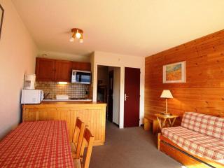 Studio cabine 4 pers, pieds des pistes, proche commerces, balcon, vue sur montagnes - FR-1-297-30 - Auris - 0
