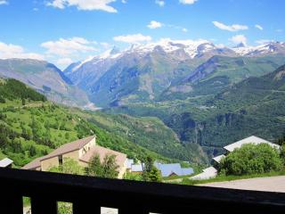 Studio cabine 4 pers, pieds des pistes, proche commerces, balcon, vue sur montagnes - FR-1-297-30 - 1