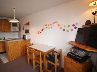 Appartement 2 Pièces avec Balcon à 400m des Pistes, Parking Gratuit - FR-1-297-161 - Auris - 0