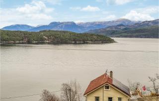Stunning Home In Omastrand With Wifi - Sanddal - 1