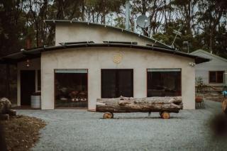 Three Little Pigs Escape - MAIN HOUSE - OFF GRID - South Bruny - 0
