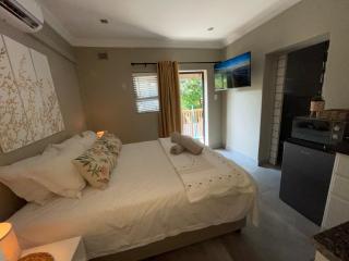 Guest house on Gillian Unit 5 - Ballito - 2
