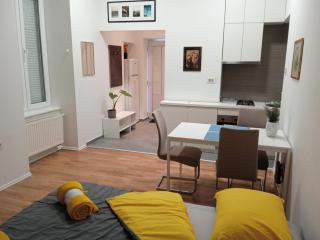 Studio Apartman Poppy by Ambasador Zagreb - 0