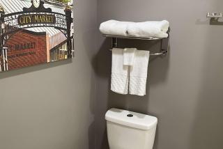 La Quinta Inn & Suites by Wyndham Indianapolis Downtown - Indianapolis - 2