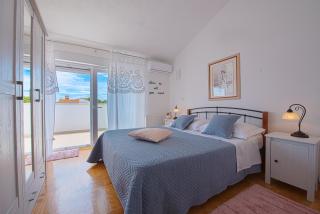 Spacious Chic Residence - 3