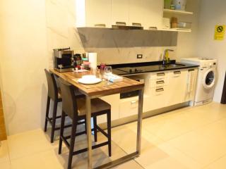 Pool Front Sexy Studio Fully Furnished Apartment - Patong - 8
