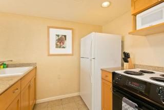 Ilikai Apt 302 - Spacious Studio with Stunning Ocean & Harbor Views - Honolulu - 5