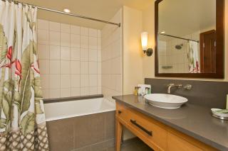 Ko Olina Beach Villas B210 - Beach Front Luxury 2BR 2BA Condo with 1 Free Parking - Kapolei - 1