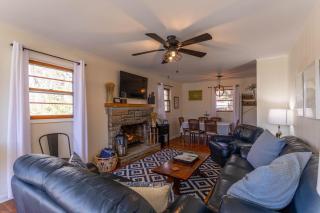 Sky Laurel Cottage - 7