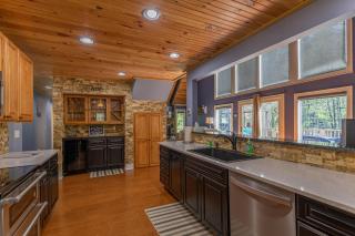 Creekside Cabin at Linville Land Harbor - Newland - 2