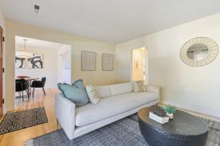 @ Marbella Lane - Modern and Sleek Home in Redwood - 5