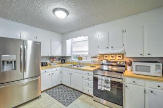 In Golf Community with Pool Access Newland Cabin - 4