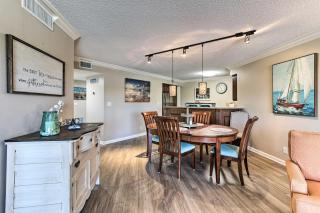 Sunlit St Petersburg Condo with Community Pool - Sint-Petersburg - 5