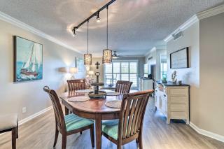 Sunlit St Petersburg Condo with Community Pool - 3