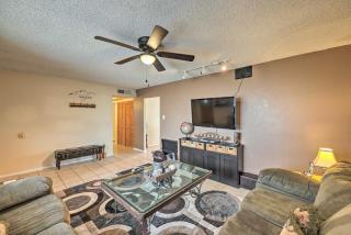 Poolside Oasis in Glendale with Desert Surroundings! - Glendale - 7