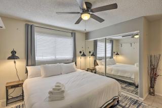 Poolside Oasis in Glendale with Desert Surroundings! - Glendale - 1
