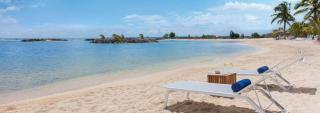 First floor apartment with view and balcony and with charming pool near sandy beach and commerces - 2