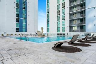 1BR Suite with High end amenities,KING bed and WFH setup - Miami - 8
