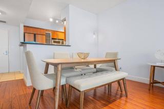 1BR Suite with High end amenities,KING bed and WFH setup - Miami - 5