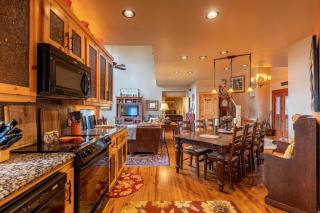 Mossy Path Hideaway - 1