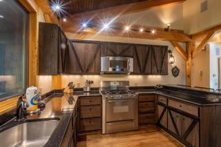 Rustic Cedar Rock Townhome at Eagles Nest - Banner Elk - 3