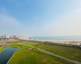The Waves, 806 Quayside Point Waterfront - 0