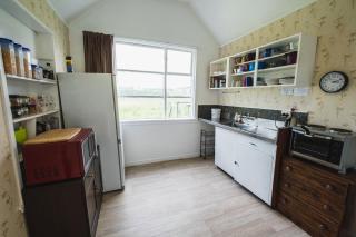 Cliff Top Cottage - - 1