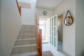 Durban Overport Halaal Accommodation 3V "No Alcohol, Strictly Halaal, No Parties, No Noise, Luxury Apartment, Self Catering "300m from Musjid Al Hilaal" - 1