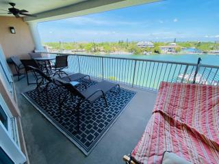 St Pete Beach Penthouse Beach & Intercoastal Views - St Pete Beach - 5