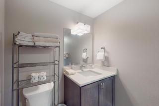 Mountainside Living - 3