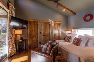 Hilltop Hideout at Eagles Nest - Banner Elk - 2